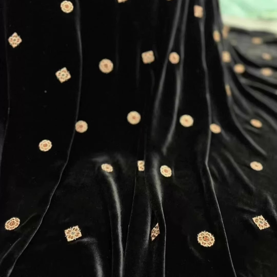 Черная, зеленая шелковая велюр – обзор и цена Embroidery Jacket