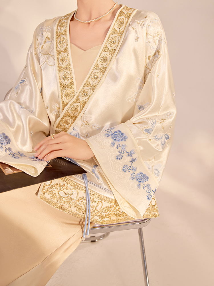 Весенняя коллекция 2026: Новая – обзор и цена Embroidery Jacket