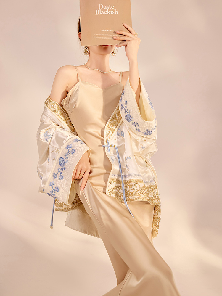 Весенняя коллекция 2026: Новая – обзор и цена Embroidery Jacket